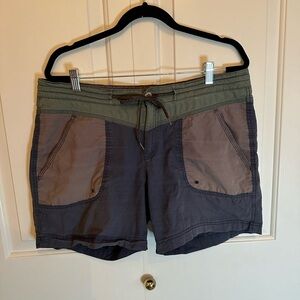 Columbia 90s Color Block Shorts Active Neutral 14